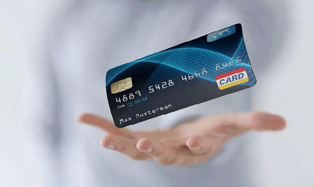 融360发布了《2018上半年全国性银行信用卡业绩排行榜》（